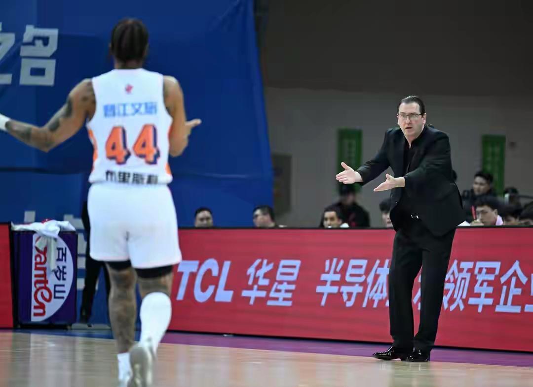 九游娱乐app下载-林庭谦20分5板8助 CBA常规赛天津106-76战胜福建 邹阳23分